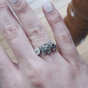 Pandora Shimmering Bouquet Ring